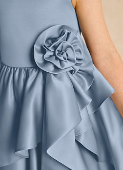 Azazie Hermia Robe Demoiselle D'honneur Fillette Robe Trapèze en Mat Satiné Sans manches Bleu Poussiéreux image6