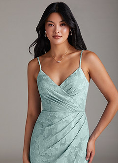 Azazie Maci 신부 들러리 드레스 쉬스 주름진 플로럴 번아웃 바닥 길이 드레스 image5