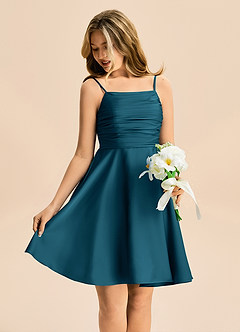 Azazie Miko Junior Vestido de Azul Tinta de Satén Elástico de Corte en A con Plisado image4