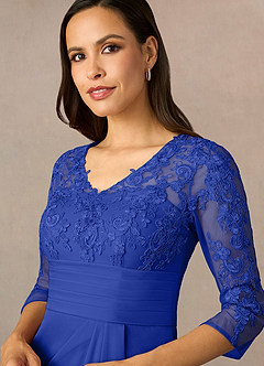 Azazie Poe Abiti per la Madre della Sposa Abito Tubino in Pizzo Blu Reale image3