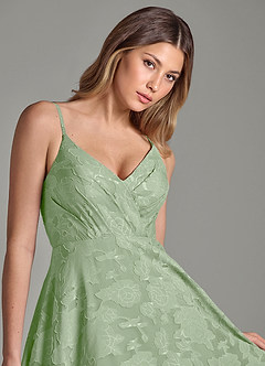 Azazie Amani 신부 들러리 드레스 A라인 주름진 플로럴 번아웃 바닥 길이 드레스 image7