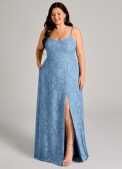 Azazie Moira Vestidos de damas de honor Vestido de Azul Acero de Devorado Floral de Corte en A con Corte Lateral image10