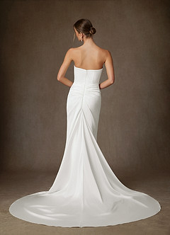 Azazie Begonia Probar vestidos en casa Vestido de Diamante Blanco de Satén Elástico de Corte Recto con Sin tirantes image5