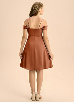 Azazie Anselie Junior Abito A-Line in Raso Elasticizzato Plissettato Rame image2