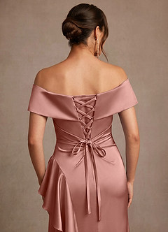 Azazie Kirsty vestidos de madre de la novia Vestido de Rosetón de Satén Elástico de Corte Recto con Vestidos sin tirantes image6