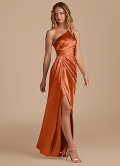 Azazie Mika Robes de demoiselle d'honneur Robe Fourreau en Satiné métallisé Ue épaule Orange Brûlée image4