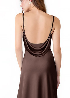 Azazie Alaija Robes de demoiselle d'honneur Robe Sirène en Satin extensible Fente Latérale Ganache image6