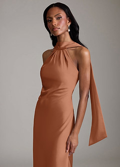 Azazie Cassiana Jurken voor bruidsmeisjes Jurk van Stretch Satijn met Zeemeermin Geplooid Bronzeertint image3