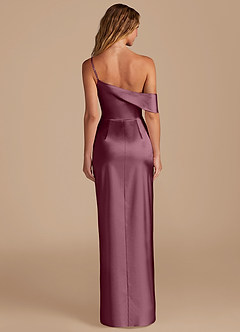 Azazie Lia Jurken voor bruidsmeisjes Jurk van Metaalachtig Satijn met Kolom Off the Shoulder Cabernet image4