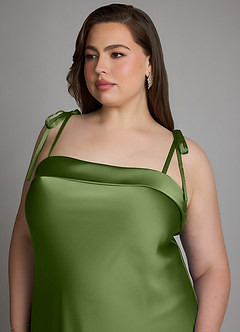 Azazie Ellia Vestidos de damas de honor Vestido Enebro de Satén Elástico de Corte Recto con Lazo image12