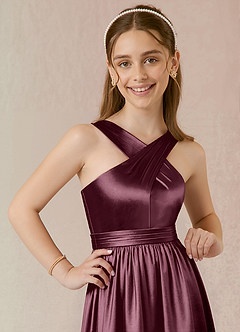 Azazie Jiya Junior Robe Trapèze en Satiné métallisé Plissée Cabernet image3
