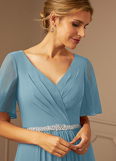 Azazie Tricia Kleider für die Brautmutter A-Linie V-Hals Gefaltet Chiffon Kleid Stimmungsvolles Blau image6