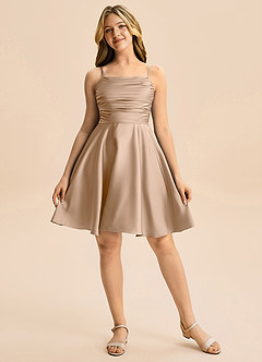 Azazie Miko Junior Vestido de Gris Pardo de Satén Elástico de Corte en A con Plisado image5