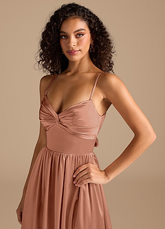 Azazie Zeya Robes de demoiselle d'honneur Robe Trapèze en Satiné métallisé Plissée Bronze image3
