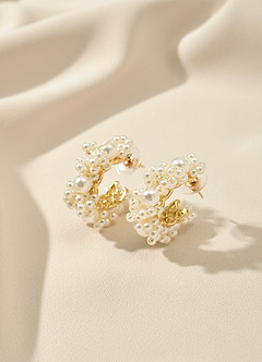 front Pendientes de aro con racimo de perlas