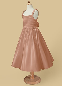Azazie Cutie Pie vestidos de niña de las flores Vestido de Champán Rosado de Satin Mate de Corte En A con Plisado image6