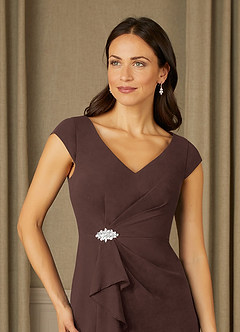 Azazie Nola Mère de la mariée Robes Robe Fourreau en Mousseline de soie Col en V Plissé Ganache image4