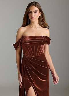 Azazie Amyra Vestidos de damas de honor Vestido de Terracota de terciopelo de Corte Recto Convertible con Vestidos sin tirantes image4