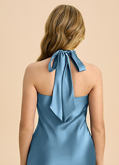 Azazie Chickie Junior Robe Fourreau en Satin extensible Plissée Acier Bleuté image6