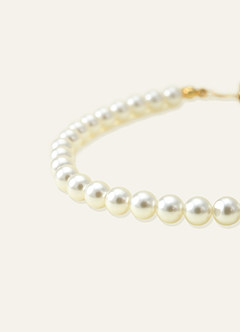 front Classic Pearl Bracelet