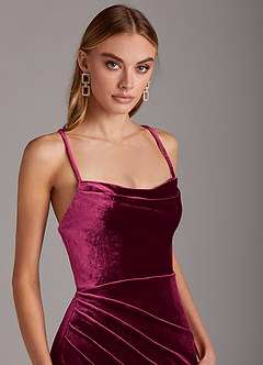 Azazie Kindness Vestidos de damas de honor Vestido de Cabernet de terciopelo de Corte Recto con Cuello V Corsé image6
