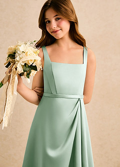 Azazie Emiko Girls Formal Abiti da Ragazza di Fiori Abito A-Line in Raso Opaco Plissettato Agave image5