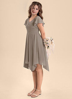 Azazie Janeaurelia Junior Abito A-Line in Chiffon Plissettato Taupe image5