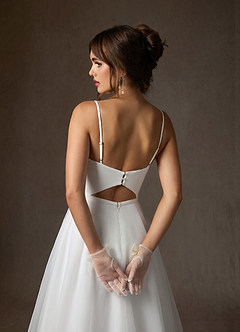 Azazie Ardea Robes de mariée Robe Trapèze en Crêpe Élastique Col V plissé Blanc De Diamant image6