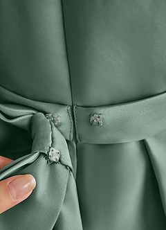 Azazie Princess Robe Demoiselle D'honneur Fillette Robe Trapèze en Mat Satiné Plissée Eucalyptus image7