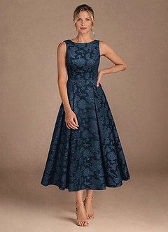 Azazie Fulton Vestidos para mãe da noiva Vestido Azul Marinho de Esgotamento Floral de Linha A com Plissado image4