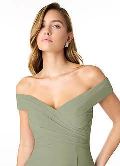 Azazie Lecia Jurken voor bruidsmeisjes Converteerbaar Jurk van Chiffon met rijk Off-the-shoulder geplooid Pistache image6