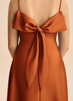 Azazie Isolde Junior Vestido de Canela de Satén Elástico de Corte en A con Plisado image5