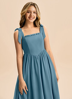 Azazie Delia Junior Abito A-Line in Chiffon Fiocco Bermuda image2