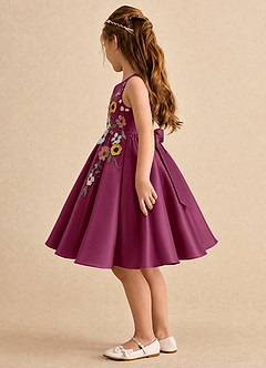 Azazie Prima vestidos de niña de las flores Vestido Mora de Satin Mate de Línea A con Lazo image4