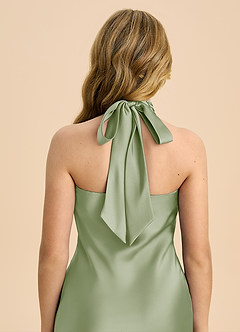 Azazie Chickie Junior Vestido de Salvia Polvorienta de Satén Elástico de Corte Recto con Plisado image6