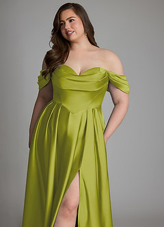 Azazie Loisa Robes de demoiselle d'honneur Robe Trapèze en Satin extensible Épaules dénudées Citronnelle image15