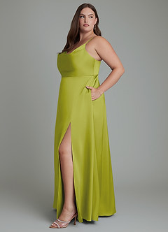 Azazie Sarella Robes de demoiselle d'honneur Robe Trapèze en Satin extensible Plissé Citronnelle image11