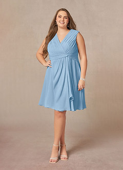 Azazie Theron Mère de la mariée Robes Robe Trapèze en Mousseline de soie Col V plissé Poudre Bleue image6