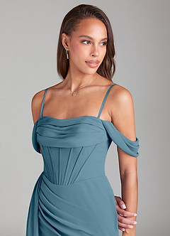 Azazie Amyra Abiti da Damigella Abito Convertibile Tubino in Chiffon a Spalla Scoperta Bermuda image6