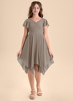 Azazie Janeaurelia Junior Abito A-Line in Chiffon Plissettato Taupe image6