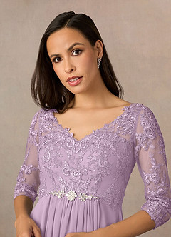 Azazie Hayek vestidos de madre de la novia Vestido de Glicinia de Gasa de Corte En A con Cuello en V de encaje image3