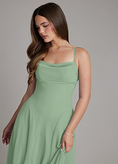 Azazie Irelia Vestidos de damas de honor Vestido de Matcha de Gasa de Línea A con Escote de Corazón image5