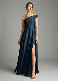 Azazie Melanie Robes de demoiselle d'honneur Robe Trapèze en Satin extensible Épaules dénudées Bleu Marine Foncé image3