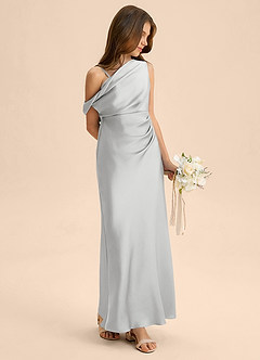 Azazie Emerson Junior Robe Fourreau en Satin extensible Épaule décolletée Argent image4