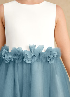 Azazie Louisa Abiti da Ragazza di Fiori Abito A-Line in Tulle Senza Maniche Avorio Blu Lunatico image6
