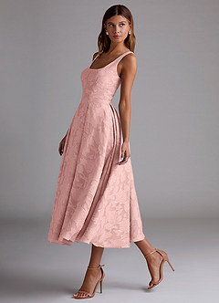 Azazie Amalie Robes de demoiselle d'honneur Robe Trapèze en Blumen-Burnout Plissée Rose Poudré image4