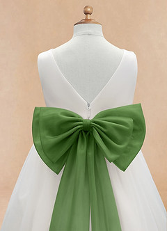 Azazie Kavi Robe Demoiselle D'honneur Fillette Robe Trapèze en Mat Satiné Arc Ivoire Basilic image10