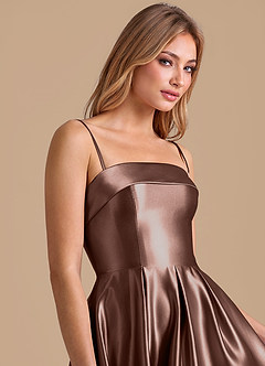 Azazie Lucienne Robes de demoiselle d'honneur Robe Trapèze en Satiné métallisé Plissée Expresso image7