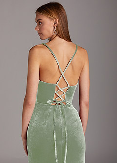 Azazie Kindness Robes de demoiselle d'honneur Robe Fourreau en velours Corset à col bénitier Vert Sauge image5