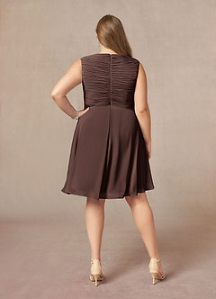 Azazie Theron Mère de la mariée Robes Robe Trapèze en Mousseline de soie Col V plissé Ganache image7